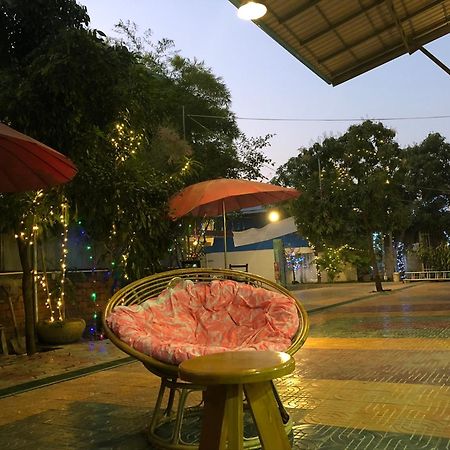Por Chey Guesthouse Battambang Ngoại thất bức ảnh