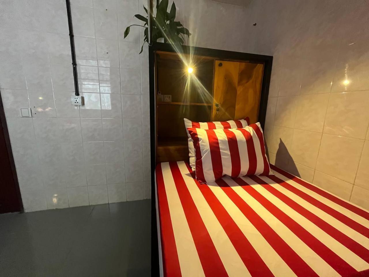 Por Chey Guesthouse Battambang Ngoại thất bức ảnh