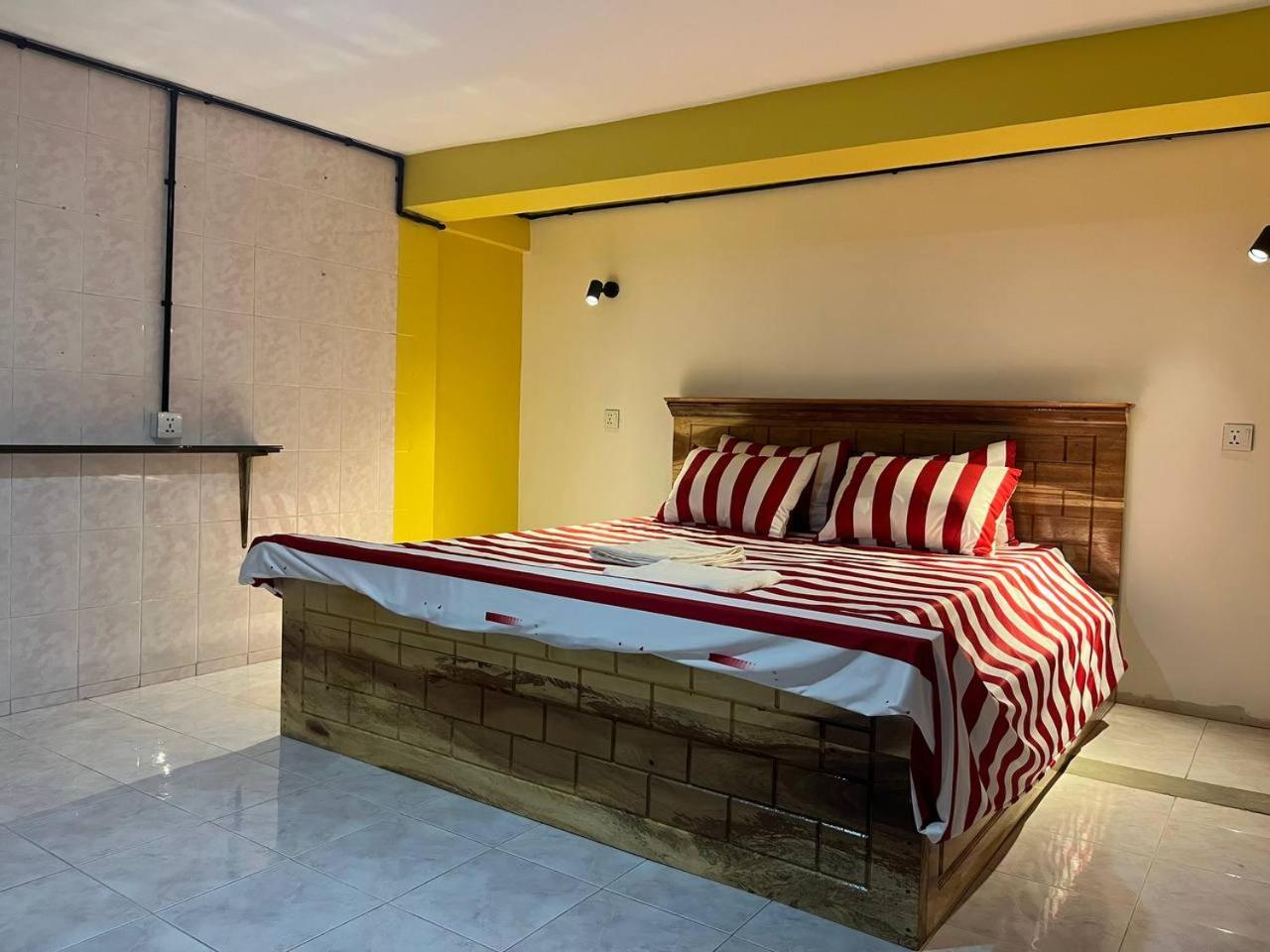 Por Chey Guesthouse Battambang Ngoại thất bức ảnh