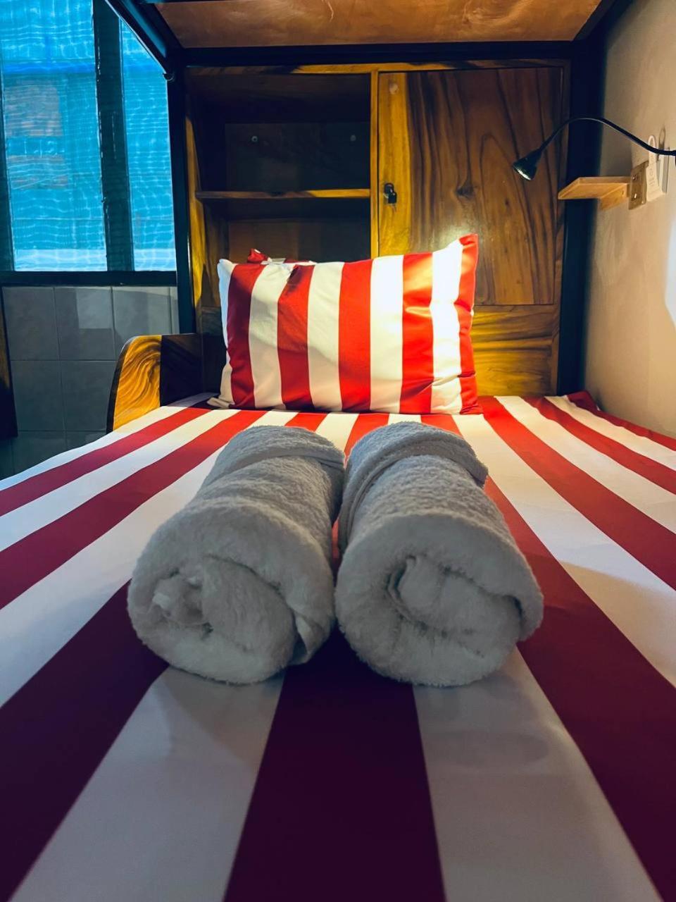 Por Chey Guesthouse Battambang Ngoại thất bức ảnh