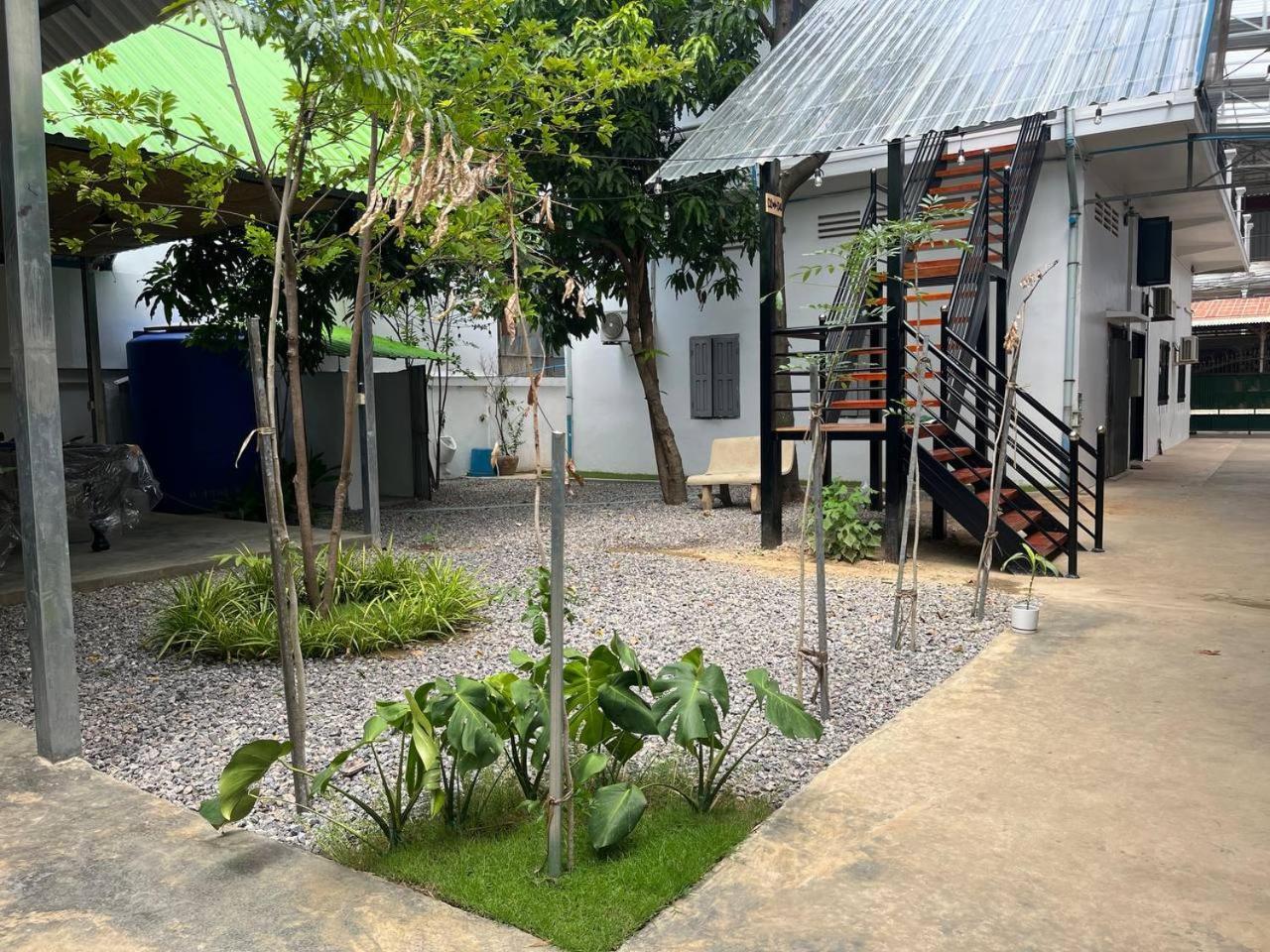 Por Chey Guesthouse Battambang Ngoại thất bức ảnh